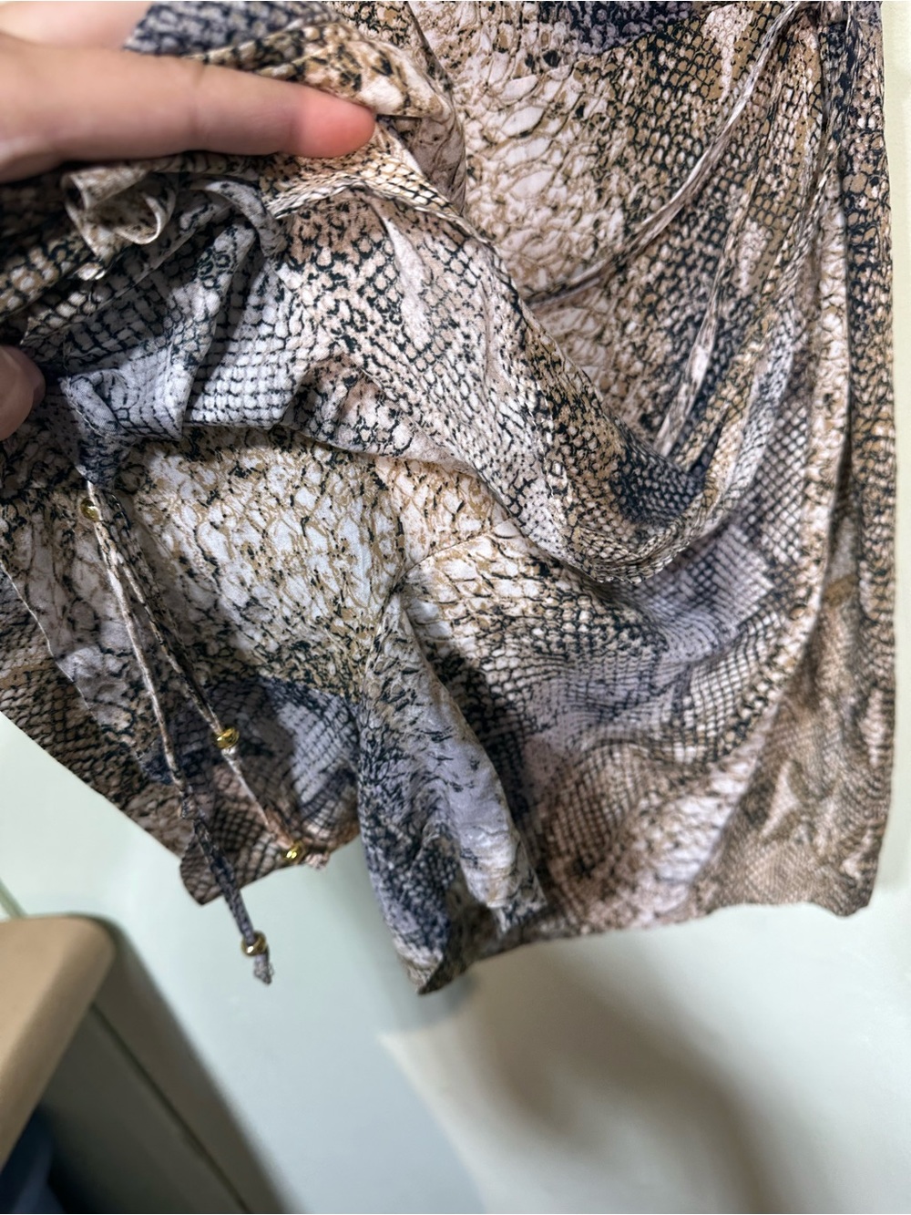 Calvin Klein snake skin print sleeveless wrap front mini romper size 8 - Picture 3 of 4